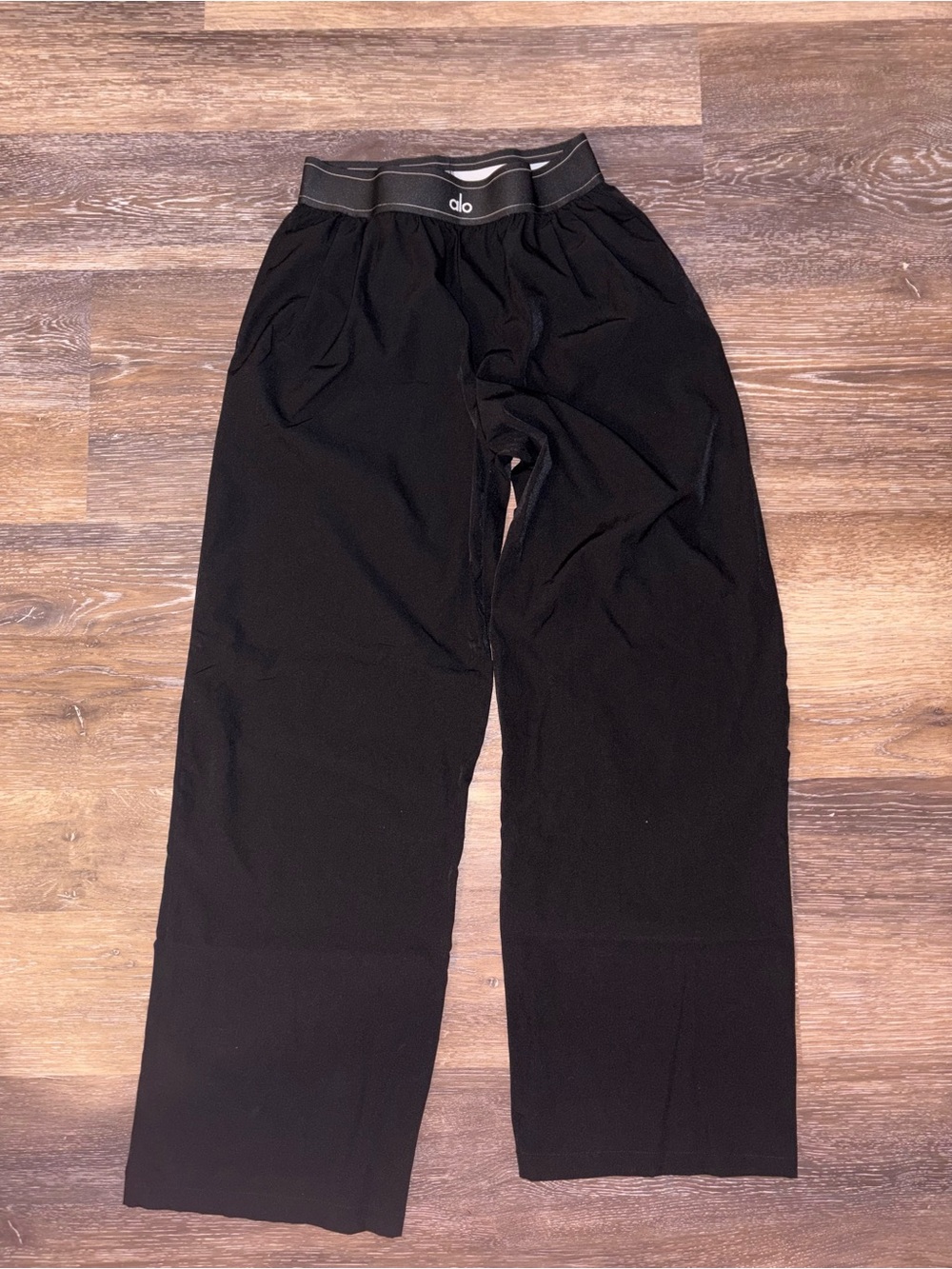ALO Yoga Women’s Black Wide-Leg Lounge Trousers